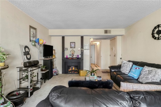 13903 Sherman Way, Van Nuys CA: https://media.crmls.org/medias/5535e9d5-9423-4697-b227-1f0e980f2249.jpg