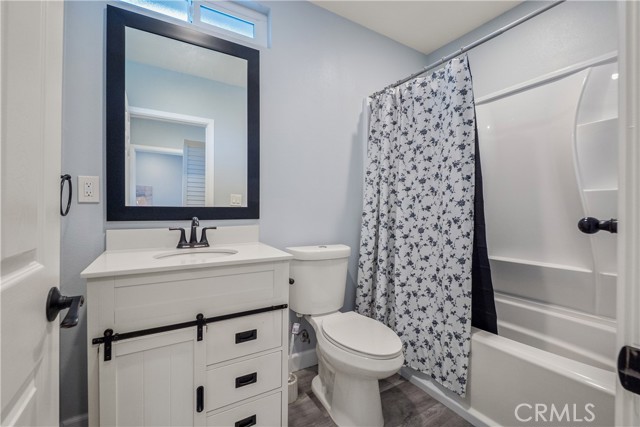 Detail Gallery Image 8 of 44 For 5176 W 134th Pl, Hawthorne,  CA 90250 - 5 Beds | 4/1 Baths