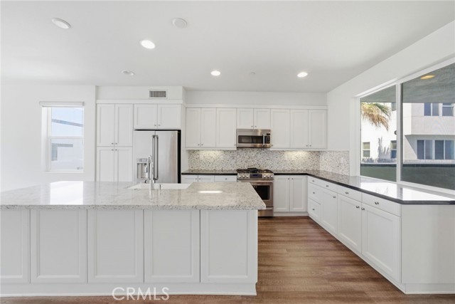 Front Image Thumbnail for CRNP26097412