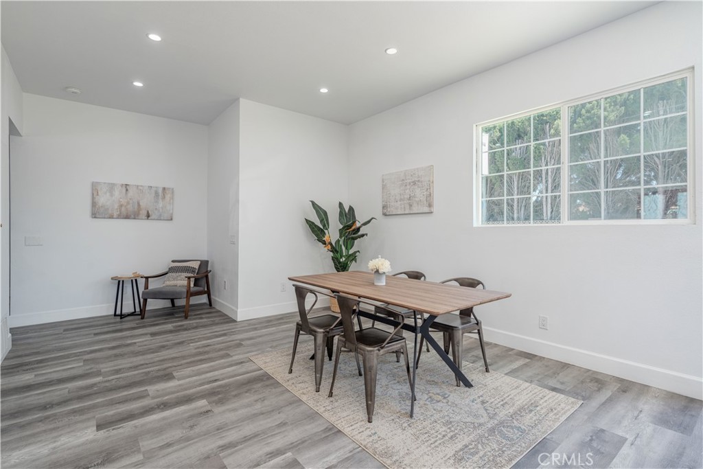 1224 E Live Oak Court