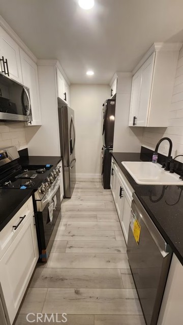 Detail Gallery Image 12 of 26 For 3219 Colorado, Santa Monica,  CA 90404 - 2 Beds | 2 Baths