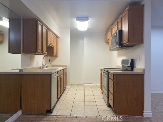1146 East Lexington photo 9