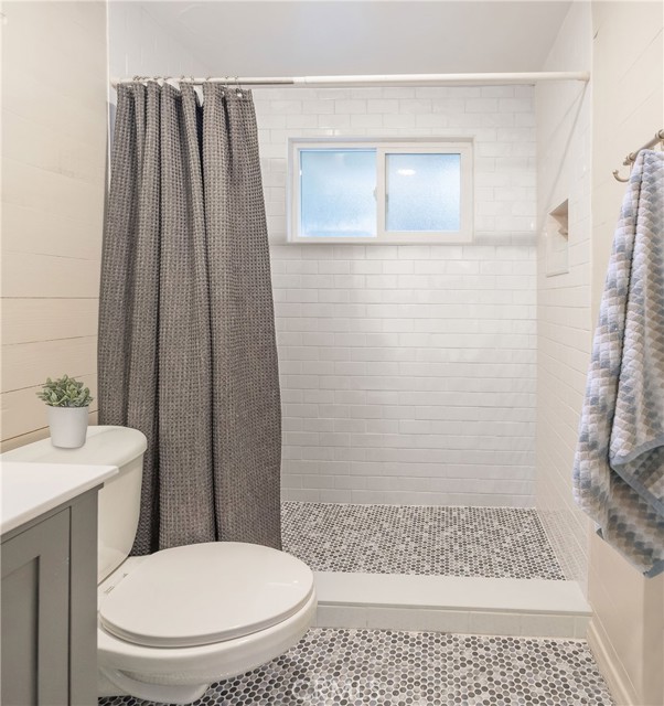 Detail Gallery Image 11 of 44 For 39054 Bayview Ln, Big Bear Lake,  CA 92315 - 3 Beds | 1/1 Baths