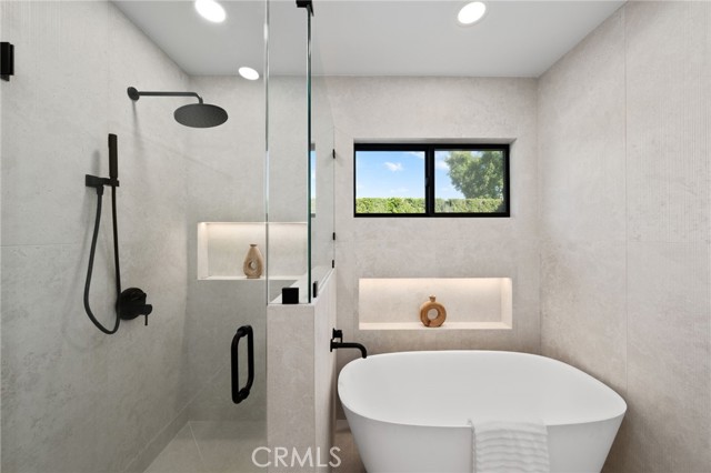 1975 E Mark Leslie, Palm Springs, CA 92264