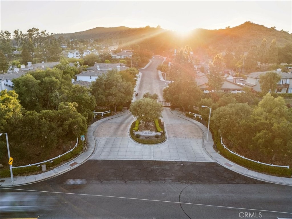 https://media.crmls.org/medias/5539c101-5721-47a9-856a-cc00d34be10d.jpg?preset=X-Large