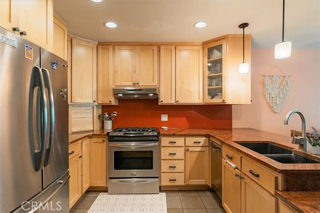 Detail Gallery Image 8 of 31 For 1422 Kingston, Mount Shasta,  CA 96067 - 2 Beds | 1/1 Baths