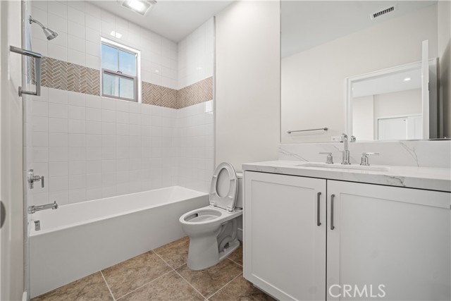 146 Tomahawk, Irvine CA: https://media.crmls.org/medias/553b858a-cb18-4956-a322-371654800a58.jpg