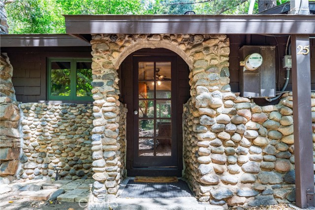 25 Hot Spring Canyon Rd, San Juan Capistrano CA: https://media.crmls.org/medias/553b9566-8ad5-4839-8d6f-157424ebd2aa.jpg