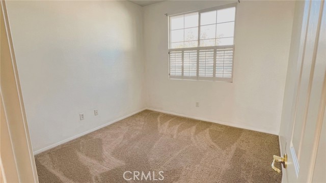 Detail Gallery Image 10 of 16 For 3536 Mount Lassen, Rosamond,  CA 93560 - 4 Beds | 2 Baths