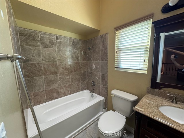 Detail Gallery Image 14 of 28 For 45712 Classic Way, Temecula,  CA 92592 - 4 Beds | 3 Baths
