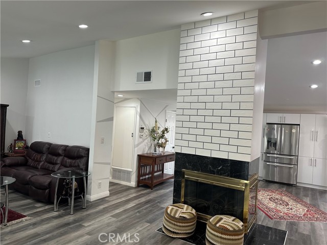 20723 Dolorosa Street, Woodland Hills CA: https://media.crmls.org/medias/553c77da-6262-475f-9ccc-00371cf9892c.jpg