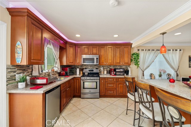 Detail Gallery Image 9 of 62 For 11267 Jerry Pl, Cerritos,  CA 90703 - 3 Beds | 3 Baths