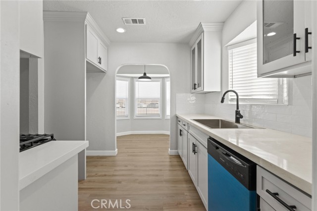 211 E Grangeville Boulevard, Hanford CA: https://media.crmls.org/medias/553d52e9-0827-465d-988d-c524d08a12ed.jpg