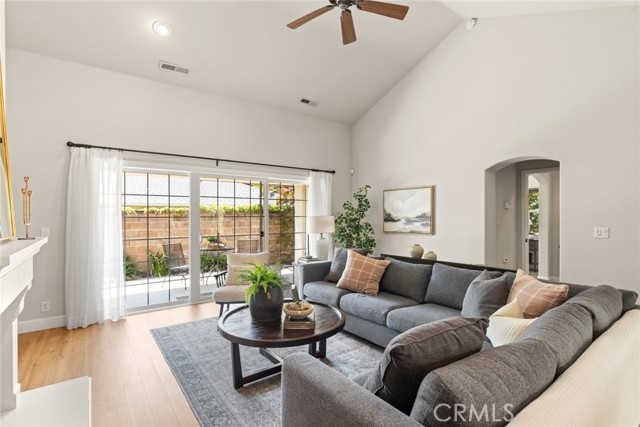 35 Veneto Circle, Chico CA: https://media.crmls.org/medias/553d6c1c-03aa-438e-9d84-4cf36071cc17.jpg