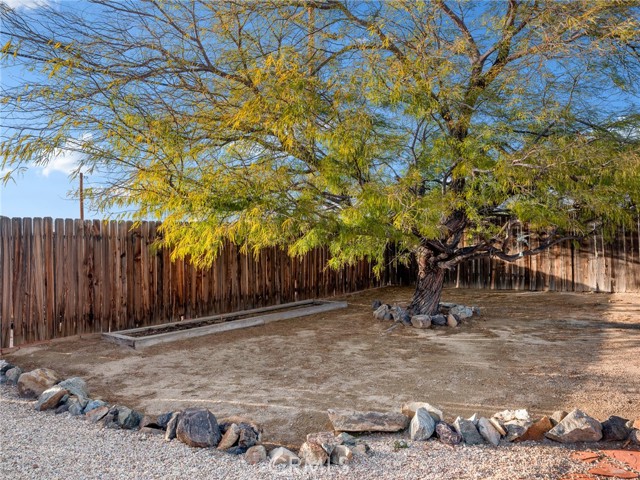 Detail Gallery Image 59 of 62 For 19544 Oneida, Apple Valley,  CA 92307 - 4 Beds | 3 Baths