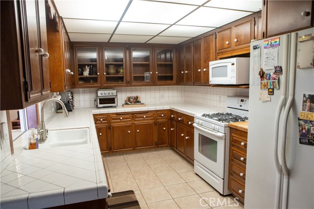 Detail Gallery Image 10 of 19 For 870 Somerset Ave, Pomona,  CA 91767 - 3 Beds | 2 Baths