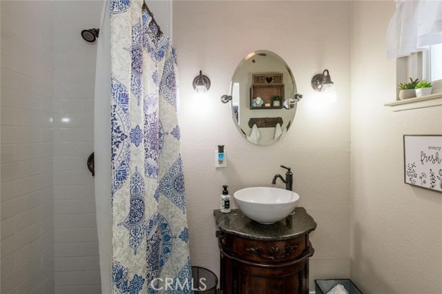 918 S Sunnyside Avenue, Fresno CA: https://media.crmls.org/medias/5540c07a-a73a-40a4-a3c8-f94d407ceb3c.jpg