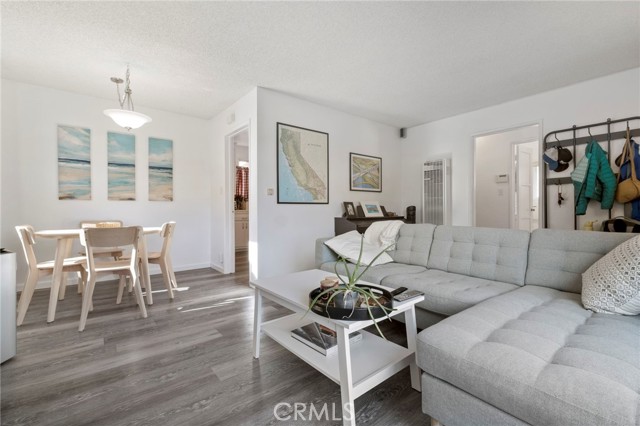 Cosey Dining Area accessible from both Living Room and Kitchen.