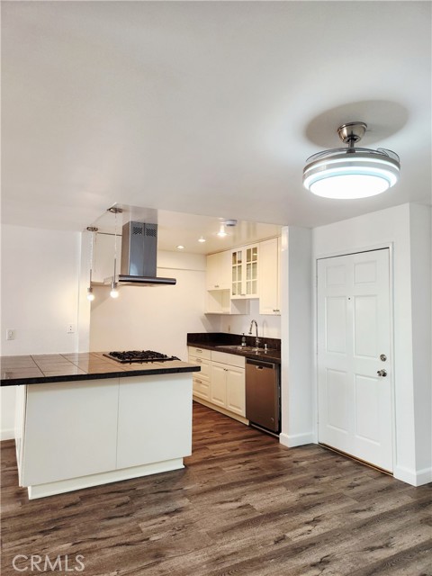 Detail Gallery Image 4 of 25 For 2599 Walnut Ave  #136, Signal Hill,  CA 90755 - 2 Beds | 2 Baths