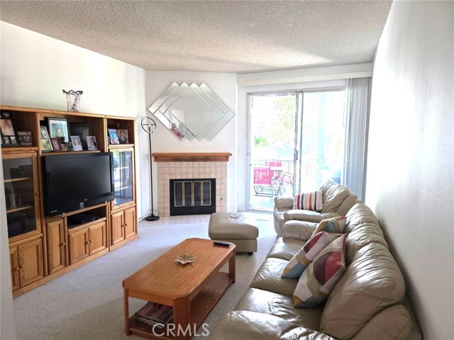 Detail Gallery Image 4 of 25 For 2330 Vanguard Way #F102,  Costa Mesa,  CA 92626 - 2 Beds | 2 Baths