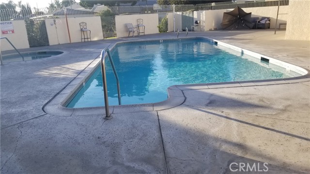 Detail Gallery Image 5 of 5 For 9826 California, South Gate,  CA 90280 - 3 Beds | 3 Baths