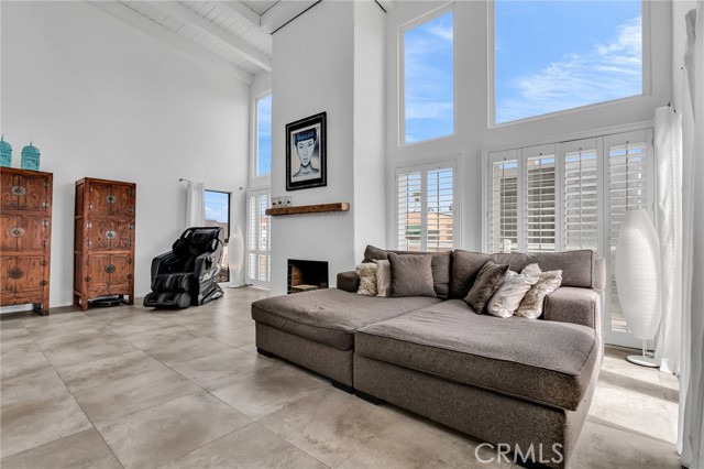 15 69th Place, Long Beach CA: https://media.crmls.org/medias/5543402d-59c1-4ab2-aa0f-4af1d2211915.jpg