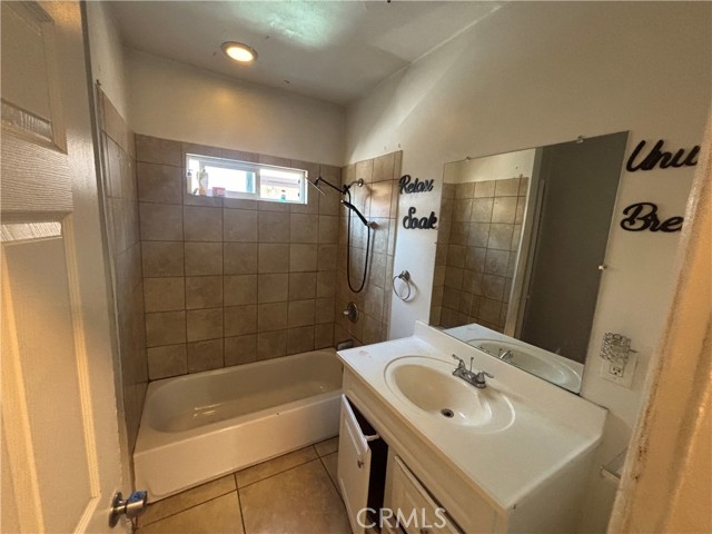 1339 W 66th Street, Los Angeles CA: https://media.crmls.org/medias/5543a21c-52a2-4ee1-8e64-a1fe50fc18cf.jpg