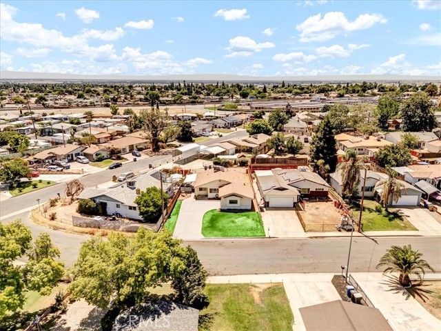 4825 Putter Lane, Bakersfield CA: https://media.crmls.org/medias/5543a36c-9ba0-4ea8-8874-5ffa9940a152.jpg