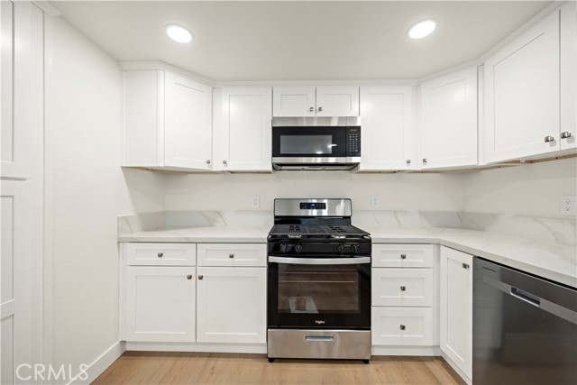 Detail Gallery Image 10 of 33 For 8362 Sunset Trail Pl #B,  Rancho Cucamonga,  CA 91730 - 3 Beds | 2/1 Baths