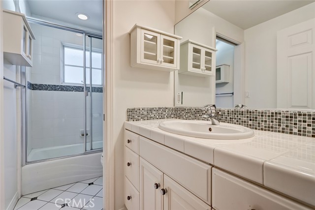 576 27th Street, Manhattan Beach CA: https://media.crmls.org/medias/55449ee3-c48b-42f5-b4fb-21a7158a6dd7.jpg