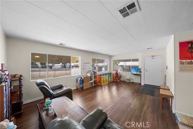 Detail Gallery Image 14 of 41 For 33124 Arbolado Ln, Lake Elsinore,  CA 92530 - 2 Beds | 2 Baths