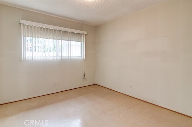 1924 W Secrest Way, Santa Ana CA: https://media.crmls.org/medias/5544eb6c-ca63-4982-b0ca-1fb9e3d1c601.jpg