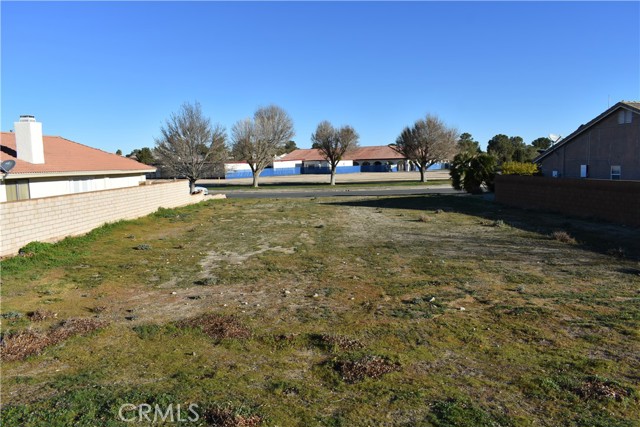 Detail Gallery Image 3 of 13 For 27237 Peach Tree Ln, Helendale,  CA 92342 - – Beds | – Baths