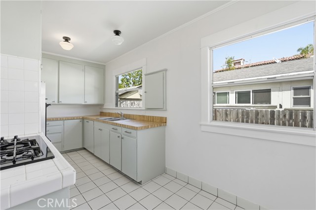 Detail Gallery Image 22 of 41 For 815 South Juanita, Redondo Beach,  CA 90277 - 4 Beds | 2 Baths