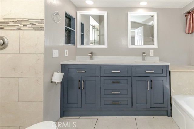 Detail Gallery Image 23 of 41 For 20737 Roscoe Bld #102,  Winnetka,  CA 91306 - 3 Beds | 3 Baths