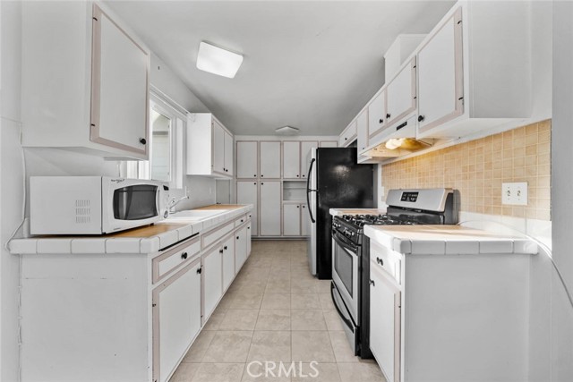 Detail Gallery Image 9 of 40 For 3648 Mira Pacific Dr, Oceanside,  CA 92056 - 2 Beds | 1 Baths