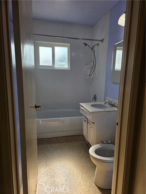 10243 Fremont Avenue, Montclair CA: https://media.crmls.org/medias/55468339-a287-4135-9d11-112fea6cad43.jpg