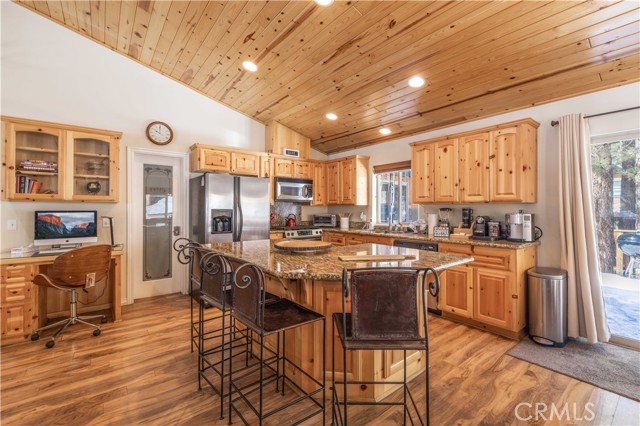 Detail Gallery Image 35 of 65 For 424 Mountainaire Ln, Big Bear Lake,  CA 92315 - 3 Beds | 2 Baths