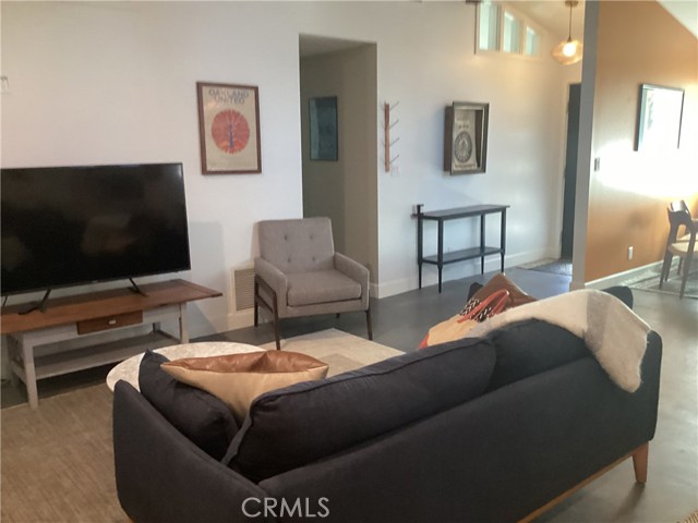 Detail Gallery Image 18 of 21 For 233 Almon Dr, Thousand Oaks,  CA 91362 - 3 Beds | 2 Baths