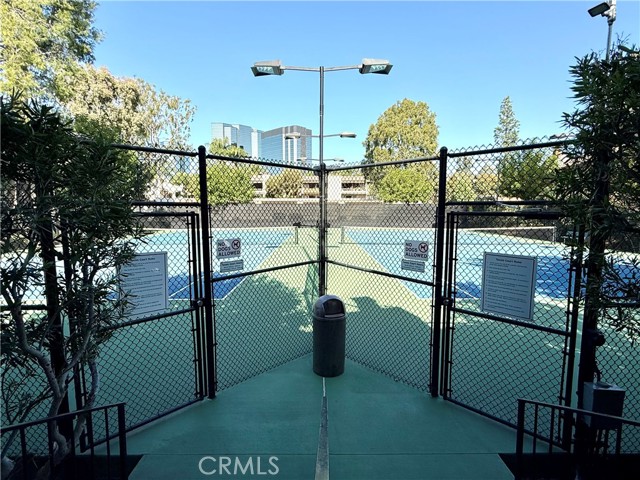 Detail Gallery Image 14 of 14 For 5720 Owensmouth #152,  Woodland Hills,  CA 91367 - 2 Beds | 1/1 Baths