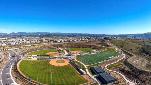 295 Autumn Way, Mission Viejo CA: https://media.crmls.org/medias/5548e135-8196-44b1-816c-5315226c3177.jpg