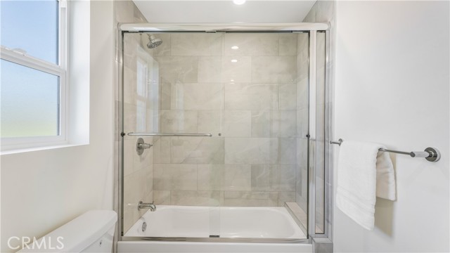 Detail Gallery Image 19 of 41 For 1819 Westholme Ave #1/2,  –,  CA 90025 - 3 Beds | 3/1 Baths