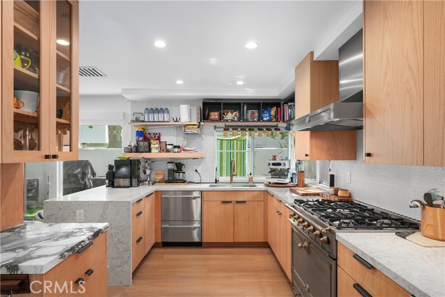 Detail Gallery Image 2 of 7 For 453 Vista Trucha, Newport Beach,  CA 92660 - 3 Beds | 2/1 Baths