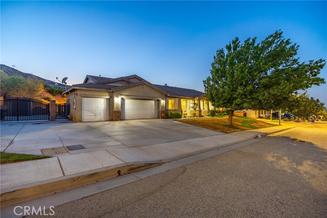 Detail Gallery Image 3 of 59 For 40651 Whitecliff Way, Palmdale,  CA 93551 - 5 Beds | 2/1 Baths