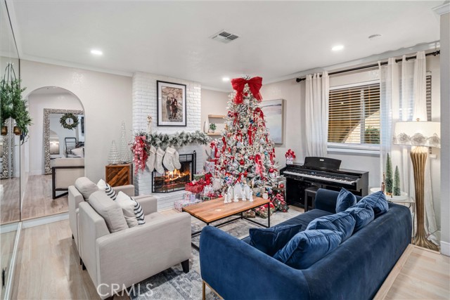 Detail Gallery Image 11 of 57 For 43034 Cherbourg, Lancaster,  CA 93536 - 3 Beds | 2 Baths