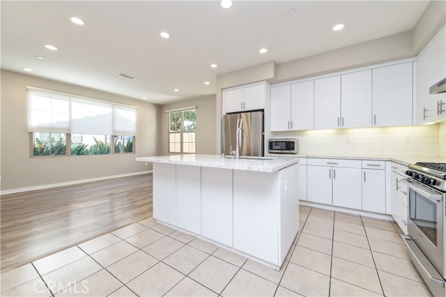 107 Tubeflower, Irvine CA: https://media.crmls.org/medias/554b1ee3-1c83-4a4a-9733-9c4df6bdcca5.jpg