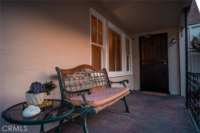 Detail Gallery Image 2 of 24 For 3728 Roderick Rd, Los Angeles,  CA 90065 - 3 Beds | 2 Baths