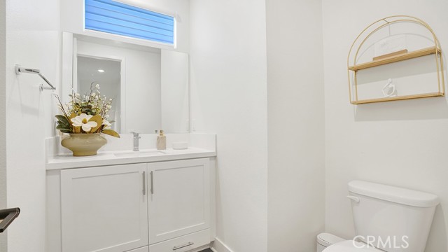 Detail Gallery Image 25 of 38 For 16372 Moonstone Cir, Tustin,  CA 92782 - 3 Beds | 3/1 Baths