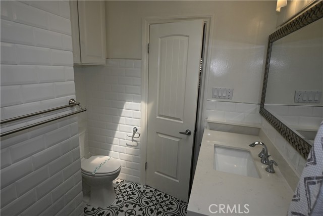 Detail Gallery Image 10 of 23 For 162 Glendora Ave., Long Beach,  CA 90803 - 2 Beds | 2 Baths