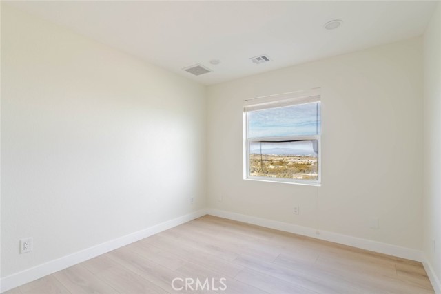 Detail Gallery Image 16 of 41 For 2575 Rale Dr, Palmdale,  CA 93550 - 4 Beds | 3 Baths